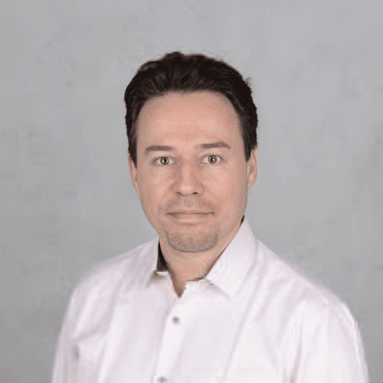 Julian Jordan, CEO, VersoView · Social publishing platform